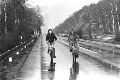 Biking_on_autobahn_November_1973.jpg