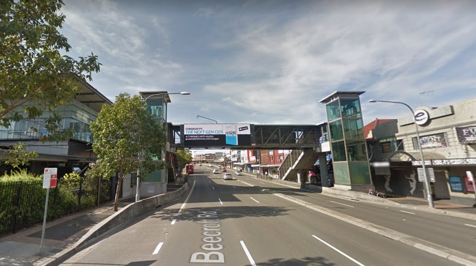 Epping-station_pedestrian_bridge